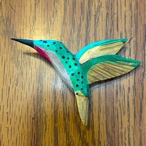 Hand-carved & painted Hummingbird pin brooch